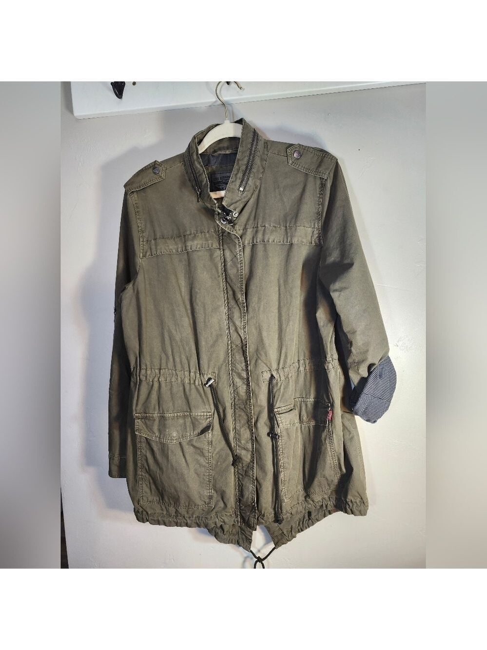 Levi's Women's Legacy Cotton Lightweight Fishtail Anorak Jacket  Army Green